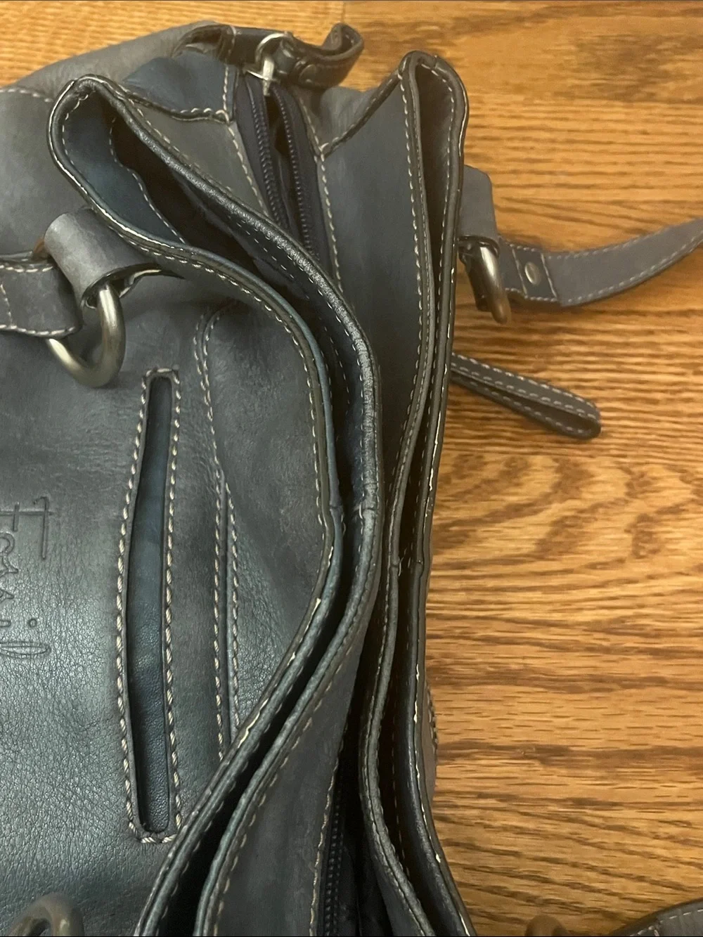 Vintage Fossil leather east-west shoulder bag